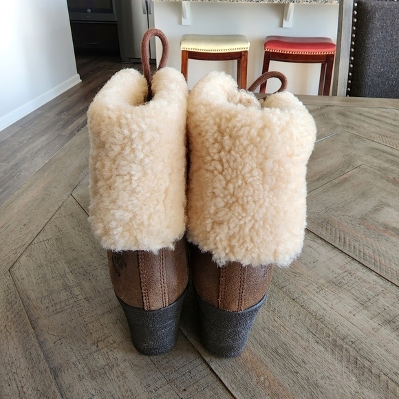 UGG Zea Leather Wedge Boots - Picture 8 of 10